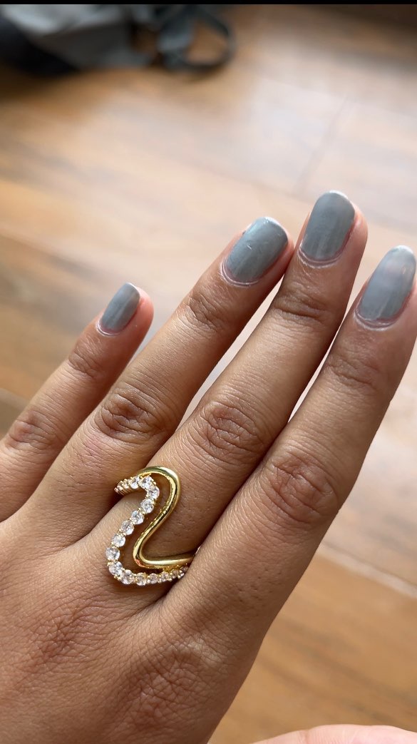 Waveline ring