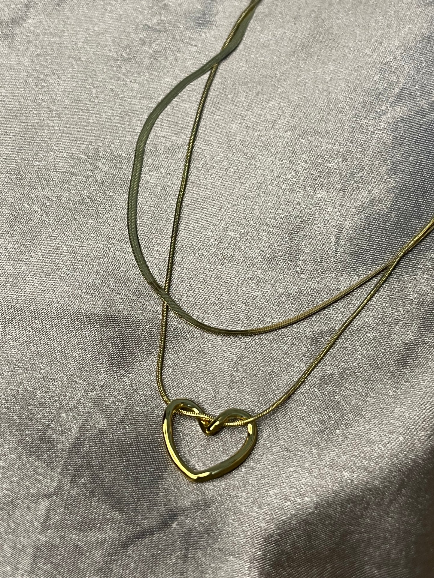 Hollow heart double layered chain