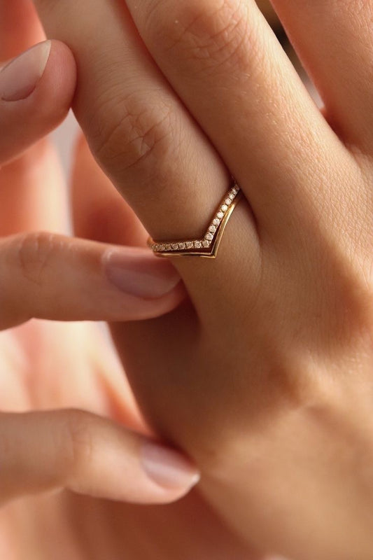 V Ring 💍