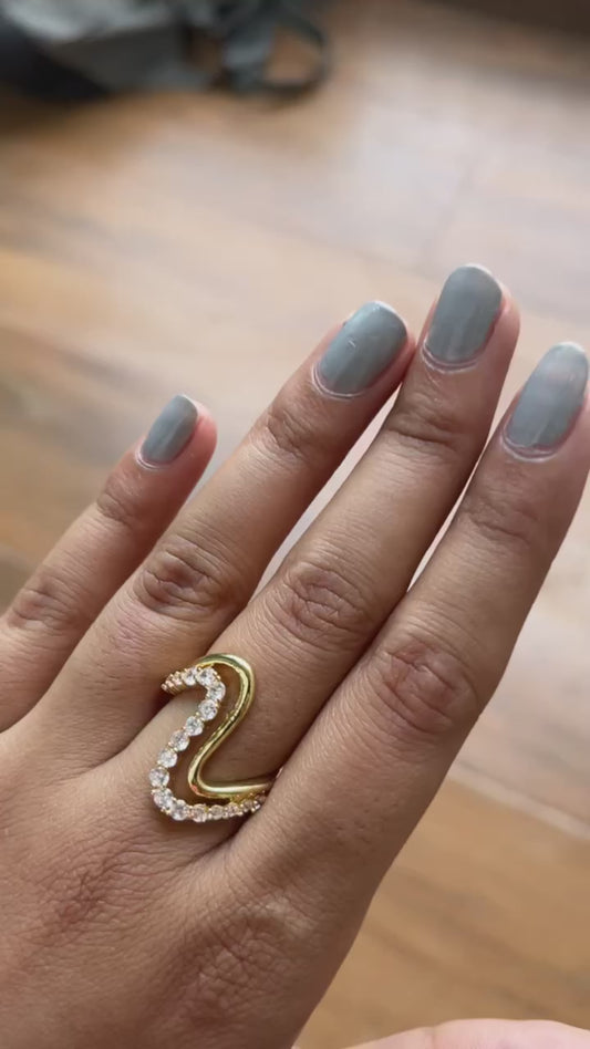 Waveline ring
