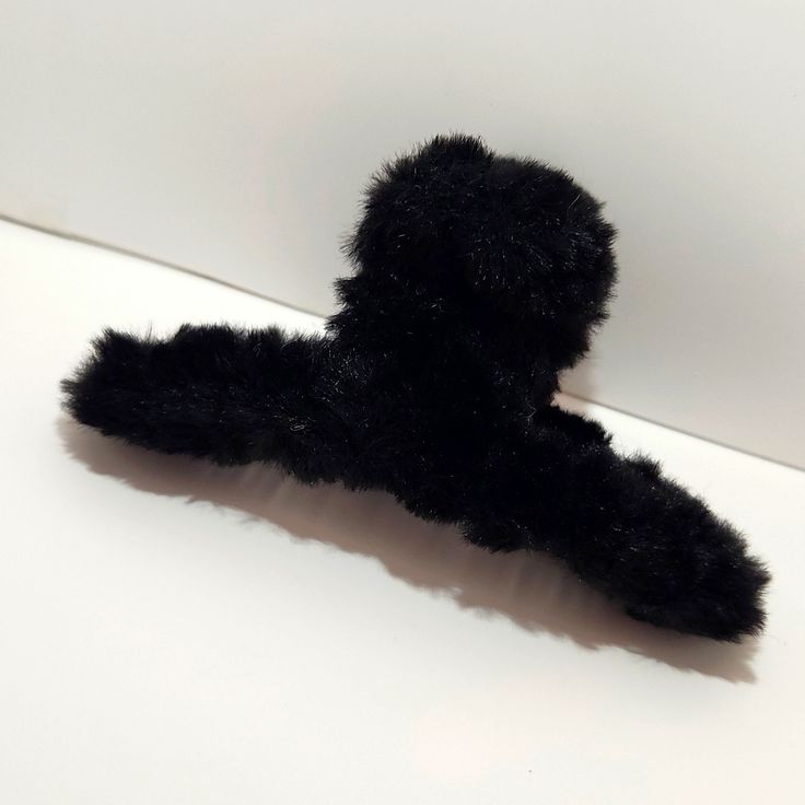 Furry smooth claw clip