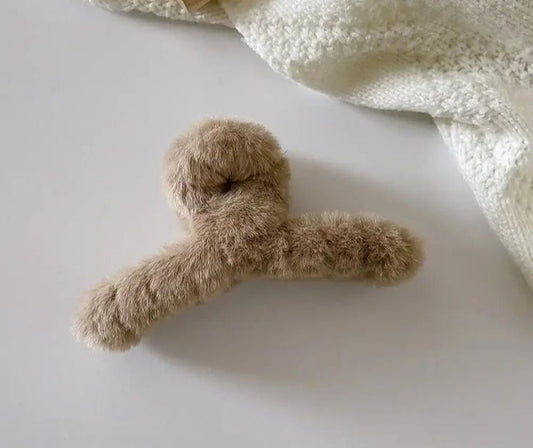 Furry smooth claw clip