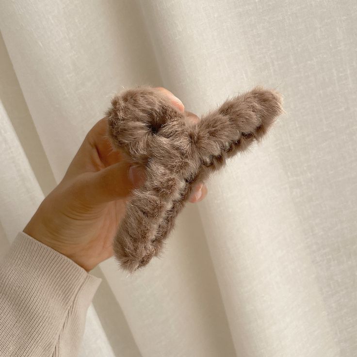 Furry smooth claw clip